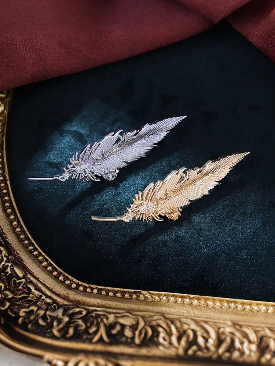 1枚金属羽毛胸针,叶形胸花,采用高档合金材质,防止走光,可作围巾扣,适用于西装和礼服,是送给朋友的完美礼物。 - 彩色 - 查看 1