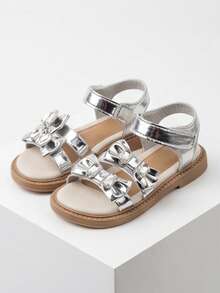 3-12 Years Old Girls' Silver Princess Sandals. Matte Leather Material, Double Rhinestone Bow Decor. Hook And Loop Strap For Easy On/Off. Round Toe Soft Heel. Suitable For Family Outings And Summer Wear! All-Season Princess Shoes! - Silver - View 2