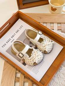 Giày sandal chấm bi nơ cho bé gái, giày mùa hè mới đế mềm kín mũi cho bé, giày công chúa chống trượt cho trẻ nhỏ. - Màu be - Xem 8