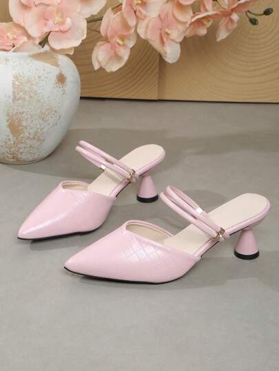Giày sandal nữ màu hồng mũi nhọn, gót chunky, quai cài điều chỉnh được, phù hợp cho dự tiệc và đi làm.