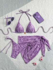 Swim Mod Conjunto de 3 piezas para vacaciones de verano en la playa: Top halter con textura floral y decoración de flores doradas, Bottom de traje de baño con lazos laterales y falda de malla de unicolor - Morado - Ver 8