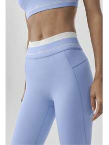 Alo Yoga Airbrush High-Waist 7/8 Better Together Legging | Sculpting Performance Fabric | Unique Panelled Design | Luxury Studio-To-Street Essential | Iconic High-Compression Silhouette - 淺藍色 - 查看 3