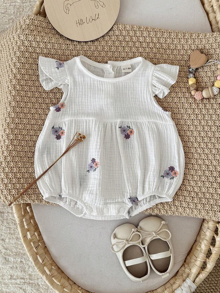 Bộ áo liền quần bằng cotton trắng thêu hoa tay bồng cho bé gái sơ sinh, thích hợp cho mùa hè.