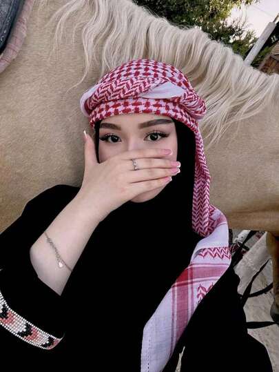 A Women's Muslim Oversized Outdoor Desert Windproof And Sun-Proof Keffiyeh Tactical Printed Scarf, Fashionable And Casual Shawl, Suitable For Daily Wear