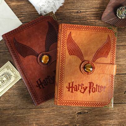 Harry Potter 哈利波特笔记本，复古金色飞贼压纹硬皮日记本，带金属书角，魔法学院手册文具备忘录计划本（官方授权）