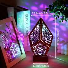 1. 波西米亚风 LED 小夜灯 - USB 供电，星空 3D 投影，彩色几何图案，装饰性多色光影，适用于卧室、客厅、派对氛围，无需电池，客厅装饰 | 彩色投影 | 活力设计，卧室壁灯（注意：塑料材质。购买后请在通风处晾晒 1-3 天） - 彩色 - 查看 3