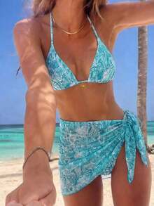 Swim Mod Conjunto de 3 piezas, traje de baño sexy para mujer con sujetador triangular halter con textura floral y decoración dorada, braguitas de bikini con lazos laterales y falda pareo.Conjunto de bikini de 3 piezas con top de encaje, pareo de encaje y cobertura de playa.Conjunto de bikini con top de cuentas, concha y cobertura para vacaciones y festivales. - Azul - Ver 8