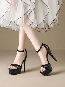 1 Đôi sandal cao gót đế xuồng màu trơn, kiểu dáng gợi cảm, chống thấm nước, có khóa cài, màu đen, phong cách mùa hè dành cho hộp đêm, thích hợp cho nữ. - Da bóng màu đen - Xem 8