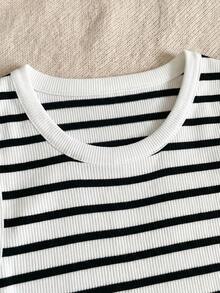 Áo tank top dệt kim kẻ sọc phối màu tương phản, phong cách tối giản thường ngày - Đen và trắng - Xem 7