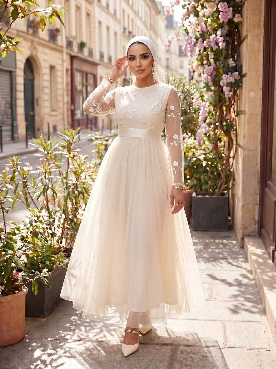 SHEIN Lady Ngày lễ tình nhân/Tiệc năm mới/Đa năng để mặc hàng ngày khi đi làm/Mặc trong mọi mùa Váy cưới ren màu be thêu hoa ba chiều Váy maxi thanh lịch dành cho nữ - Màu be - Xem 1