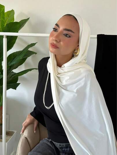 Bộ 2 món gồm khăn trùm đầu Modal và mũ ống, khăn hijab màu trơn tối giản và mũ thấm mồ hôi chống trượt, chất liệu vải jersey thoáng khí, tiết kiệm và thiết thực cho trang phục hàng ngày.