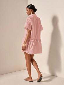 Vestido corto estilo camisa para mujer, color amarillo pastel sólido, cuello de camisa, mangas cortas abullonadas y falda con volante asimétrico, diseño fresco y holgado, ideal para primavera-verano, vacaciones, playa, festivales, viajes y todo tipo de ocasiones - Rosa 2 - Ver 7