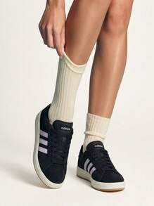 Core Black / Ice Lavender / Off White