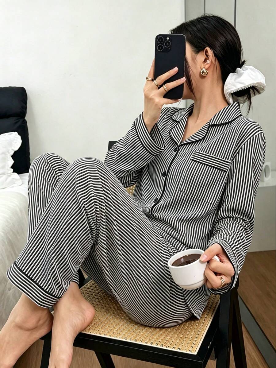 Dreamivo 两件套女士黑白条纹印花翻领口袋长袖纽扣上衣和裤子睡衣套装,适合居家穿着 - 黑色 - 查看 1
