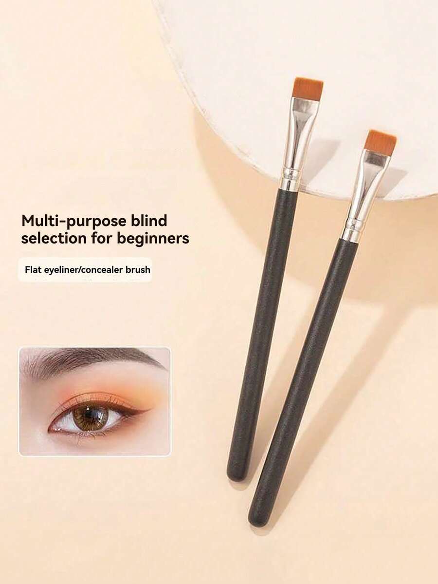 1pc Ultra-Thin Precise Concealer Brush, Makeup Tool For Smoothing And Evenly Applying Foundation And Eyeshadow - Black - View 1