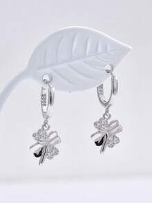 1 Đôi bông tai mặt dây chuyền hình cỏ bốn lá đính đá Zirconia thời trang, thích hợp cho hẹn hò và tiệc tùng. - Bạc - Xem 3
