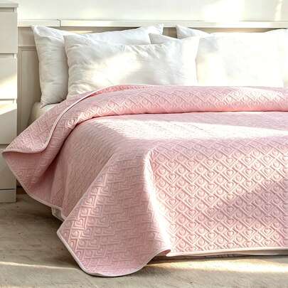 1pc Ultrasonic Embossed Cooling Blanket, Solid Color Rhombus Heart Pattern, Contemporary Fashionable Style, Comfortable Breathable Summer Quilt, Refreshing Cooling Feeling, Machine Washable, Suitable For Office, Bedroom And More