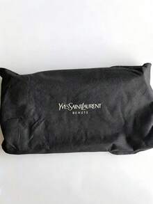 YSL 黑色亮面化妝包，27*14.2cm，光滑亮面皮革質感，輕量耐用布料，易清潔且可重複使用，適合個人使用或送禮 - 黑色 - 查看 11
