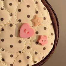This 1pc Pinecone Tribe Large Capacity Pencil Features Button Decoration And Zipper Closure, Making It Convenient To Carry.It Also Has Separate Compartments To Organize Stationery.It Is An Choice School, Office, And Also Makes A Great, Valentine's Day, Birthdays Or New Year.,Bag - Pink - 查看 8