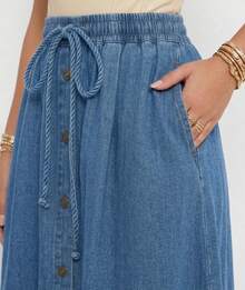Plus Size High Waisted Snug Casual Blue Slanted Pocket Curved Women's Jeans Dress - Medium Wash - View 8
