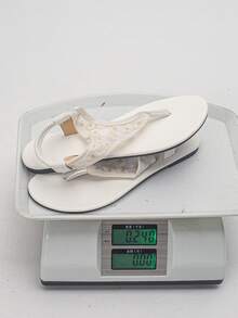 女士加大码 35-45 网眼刺绣人字拖凉鞋，舒适轻便的套脚凉鞋，配有弹性绑带，优雅女士平底露趾凉鞋，适合夏季、日常、散步、旅行，白色 - 白底網紗-白色花朵 - 查看 9