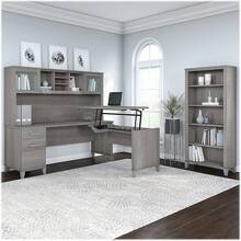 Escritorio en forma de L Bush Furniture Somerset de 72W con 3 posiciones para sentarse o de pie, con estantería y librero en gris platino. - Nuez fresca - Ver 11