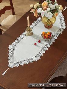 Chemin de table 100% polyester blanc unicolore, bordure en dentelle crochetée ajourée en forme d'éventail double face avec pompons blancs suspendus, écharpe de table décorative minimaliste et élégante pour table à manger, table de thé, console, buffet, mariage, style ferme, décoration de la maison et de la cuisine - Blanc - Voir 14