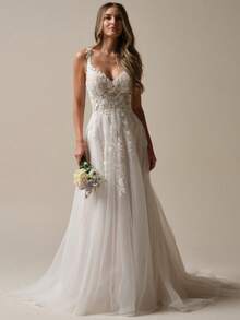 Elegant Spaghetti Strap Lace Tulle A-Line Wedding Dress, Deep V Neck Floral Lace Bodice, Flowing Airy Skirt, Romantic Bridal Gown For Garden Wedding, Evening Party Dress,Birthday Party Dress,Country Wedding,Church Ceremony Wedding Dress,Suitable For Wedding,Birthday Party,Formal Dresses For Women,Includes Plus Sizes, Dating,Party,Singles' Party,Vacation,Formal Occasions,Dinner Dress,Prom Dress,Homecoming Dess,Cocktail Party,Wedding Guest Dress,Graduation - trắng - Xem 1