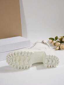 Sepatu Bot Wanita Penambah Tinggi Badan dengan Gesper Tunggal, Resleting Samping, Ujung Bulat, Hak Tebal Setinggi Betis, Sol Tebal, Warna Putih, Bahan Mikrofiber, Ukuran Besar, Cocok untuk Musim Gugur/Dingin - Putih - View 6