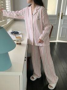 DAZY 2 Stücke Damen Pyjama Set, Cardiganjacke mit Kragen und V-Ausschnitt, Langarm Top mit buntem gestreiftem Hunde-Muster, Hose mit durchgehendem süßem Cartoon-Muster, bequem & modisch für Zuhause & Lässig, geeignet für Frühling, Herbst & Winter - Verschiedenfarbig - Übersicht 3