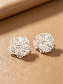 2pcs/Set Fashion Metal Hollow Flower Design Women's Cufflinks, Brooch And Button Set, High-End Fashion Clothing Brooch And Tie Clip, Women's Accessories. Light Luxury Elegant Women's Cufflinks Set, Suitable For Party And Daily Wear, Ideal Gift For Friends, Lovers And Family. - Multicolor - View 8
