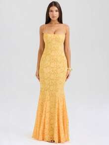 Sensual Lace Dress With Embossed Patterns, Adjustable Waist And Mermaid Cut - Yellow - View 3