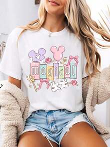 Women's Graphic Tee With A Whimsical Head Print. This Summer Tee For Women With A Crew Neck Is Made From A Soft And Comfortable 100% Cotton Fabric, Perfect For Everyday Wear, Outdoor Activities, Or Shopping Trips. It's Also An Ideal Outfit For Women's Vacations. - 白色 - 查看 1