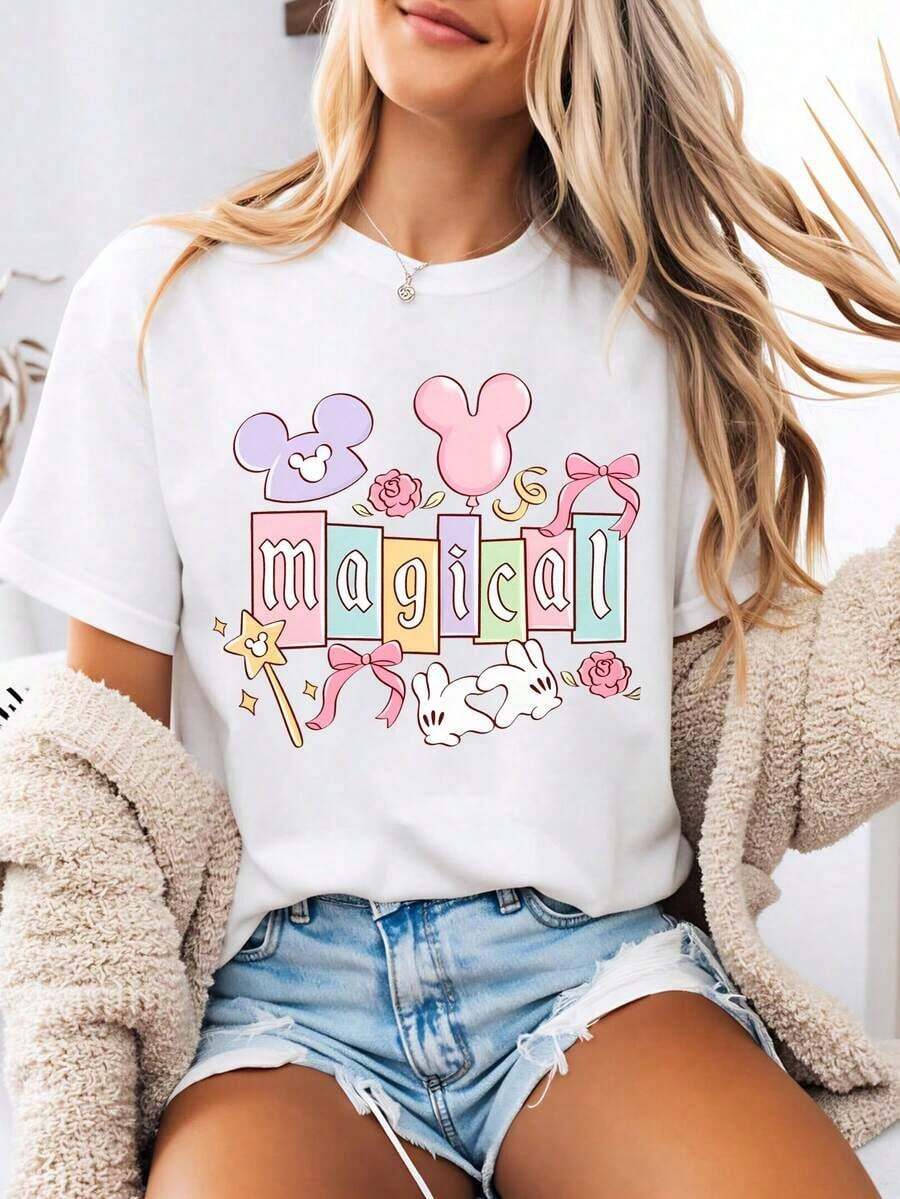 Women's Graphic Tee With A Whimsical Head Print. This Summer Tee For Women With A Crew Neck Is Made From A Soft And Comfortable 100% Cotton Fabric, Perfect For Everyday Wear, Outdoor Activities, Or Shopping Trips. It's Also An Ideal Outfit For Women's Vacations. - 白色 - 查看 1
