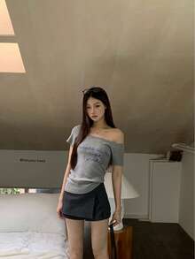 Top de punto con hombros descubiertos estilo coreano, top de punto con estampado de letras y hombros descubiertos, ropa casual de vacaciones universitarias, primavera/verano - Gris - Ver 9