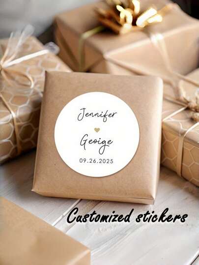 Adesivos Redondos Personalizados para Casamento, com Possibilidade de Personalização com Nome, Data, etc. Design de Caligrafia e Coração. Adequado para Lembrancinhas de Festa, Recordações de Eventos, Decoração de Casamento, etc.