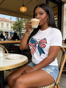 American Flag Bow T-Shirt, Flirty Style, For The 4th Of July, Cute Retro Women's T-Shirt, Patriotic T-Shirts With The American Flag For Women. - 白色 - 查看 4