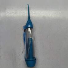 1个便携式手动冲牙器，轻巧手持式牙线器，高压冲洗器，牙线清洁器，是清洁牙齿和口腔护理的理想选择，无需用电，适合居家和旅行使用。 - 彩色 - 查看 11
