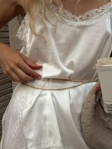 Camiseta de tirantes lisa para mujer con ribete de encaje y bajo con abertura, una versátil prenda larga de encaje ideal para el verano. - Blanco - Ver 5