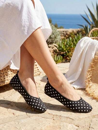 Fashionable Black Polka Dot Slip-On Women's Flat Shoes, All-Match Versatile Hard-Sole Non-Slip Flat Shoes, Soft & Comfortable Foldable Easy-To-Carry Ballet Dance Shoes