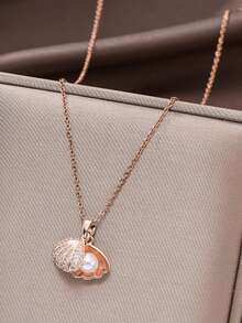1 chiếc mặt dây chuyền hình vỏ sò và ngọc trai có thể mở được, mạ vàng đính đá Cubic Zirconia, kiểu dáng đại dương, phụ kiện dành cho nữ đeo hàng ngày và dự tiệc. - vòng cổ vỏ sò và ngọc trai - Xem 4