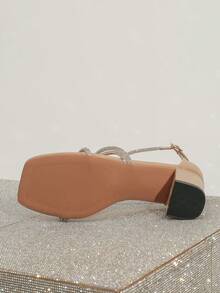 Sandalias elegantes y glamorosas con tacón grueso de punta cuadrada y decoradas con rhinestones, adecuadas para banquetes y fiestas, de moda y versátiles - Caqui - Ver 8