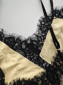 Top de camisola de encaje de lujo| Encaje de contraste + tela suave, sexy y favorecedora para el verano - Amarillo - Ver 5