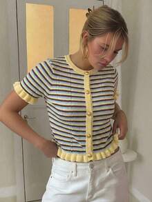 Blusa de punto de verano con cuello redondo, botones metálicos y mangas cortas, con parches a rayas.Diseño retro y casual con volantes, ideal para citas diarias y fotografía.Suéter de punto - Multicolor - Ver 5