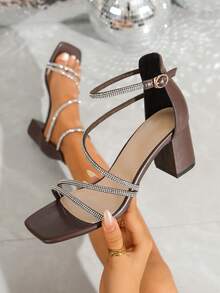 Sandalias elegantes y glamorosas con tacón grueso de punta cuadrada y decoradas con rhinestones, adecuadas para banquetes y fiestas, de moda y versátiles - Marrón Chocolate - Ver 5