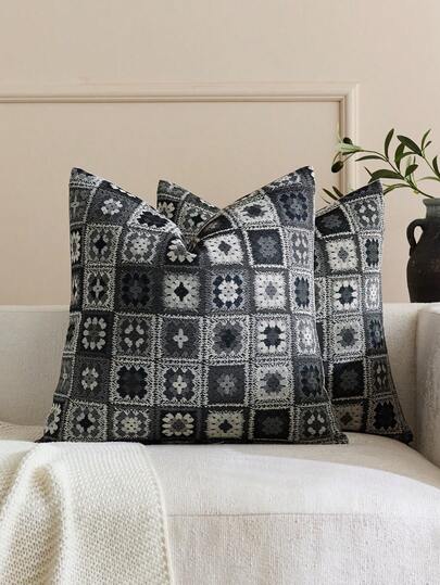 1pc Colorful Jacquard Plaid Pattern Velvet Throw Pillow Cover (Pillow Insert Not Included), Bohemian Style Cushion Cover, Soft & Comfortable Velvet Pillowcase, Suitable For Sofa, Couch, Bedroom, Bed Decor, All Seasons