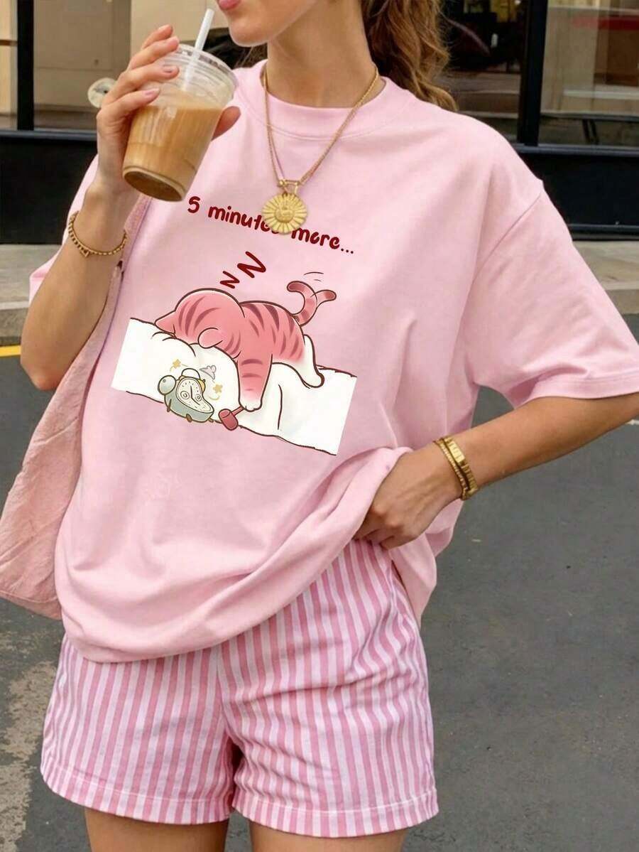 1 Women's Summer T-Shirt With Round Neck And Short Sleeves, Printed With The Phrase "Sleeping Cat" In English, Suitable For Summer, Beach, Street, And Everyday Party Occasions. Y2K Stylish Vacation Top, Casual Summer Outfit, Women's Holiday Clothes - 粉色 - 查看 1