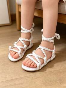 1 đôi dép xăng đan đế bằng thời trang cho trẻ em, dép xăng đan đế bằng màu trắng cho bé gái, dép xăng đan kiểu La Mã quai dệt màu trắng, đế chống trơn trượt và chống mài mòn, thích hợp cho các hoạt động mùa hè, tiệc tùng, du lịch. - trắng - Xem 2