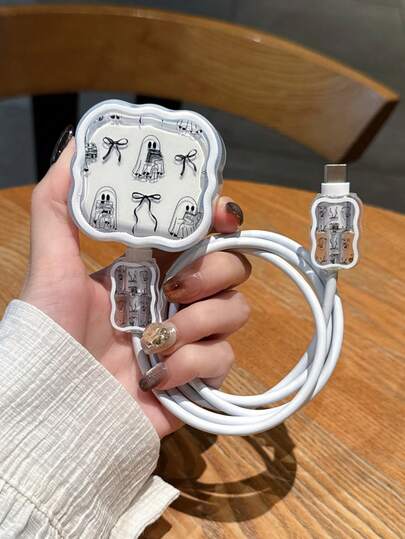 Bộ 3 miếng bảo vệ cáp sạc họa tiết ma quỷ, phù hợp với bộ sạc nhanh tiêu chuẩn 20W của Apple.
