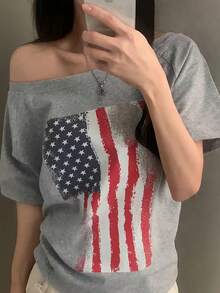 Áo thun nữ tay ngắn dáng ôm, màu xám, kiểu dáng hở vai, chất liệu polyester, in hình cờ Mỹ kiểu cũ, độ co giãn cao, phù hợp mặc đi làm hàng ngày vào mùa hè. - Xám - Xem 3